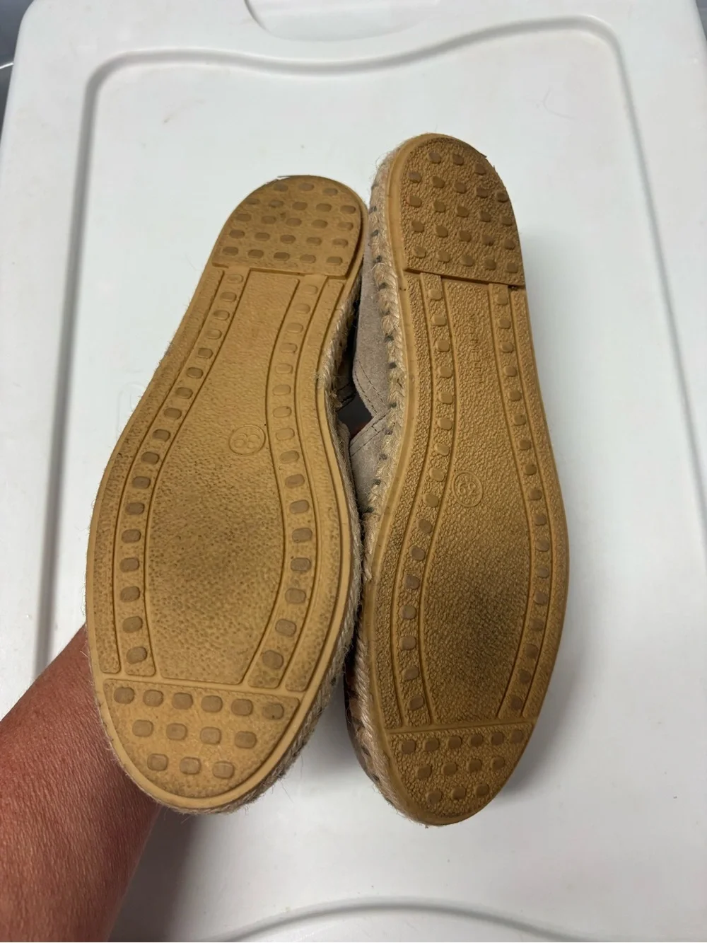 Verbenas Flats in Tan Size 8 (39) - Picture 2 of 5